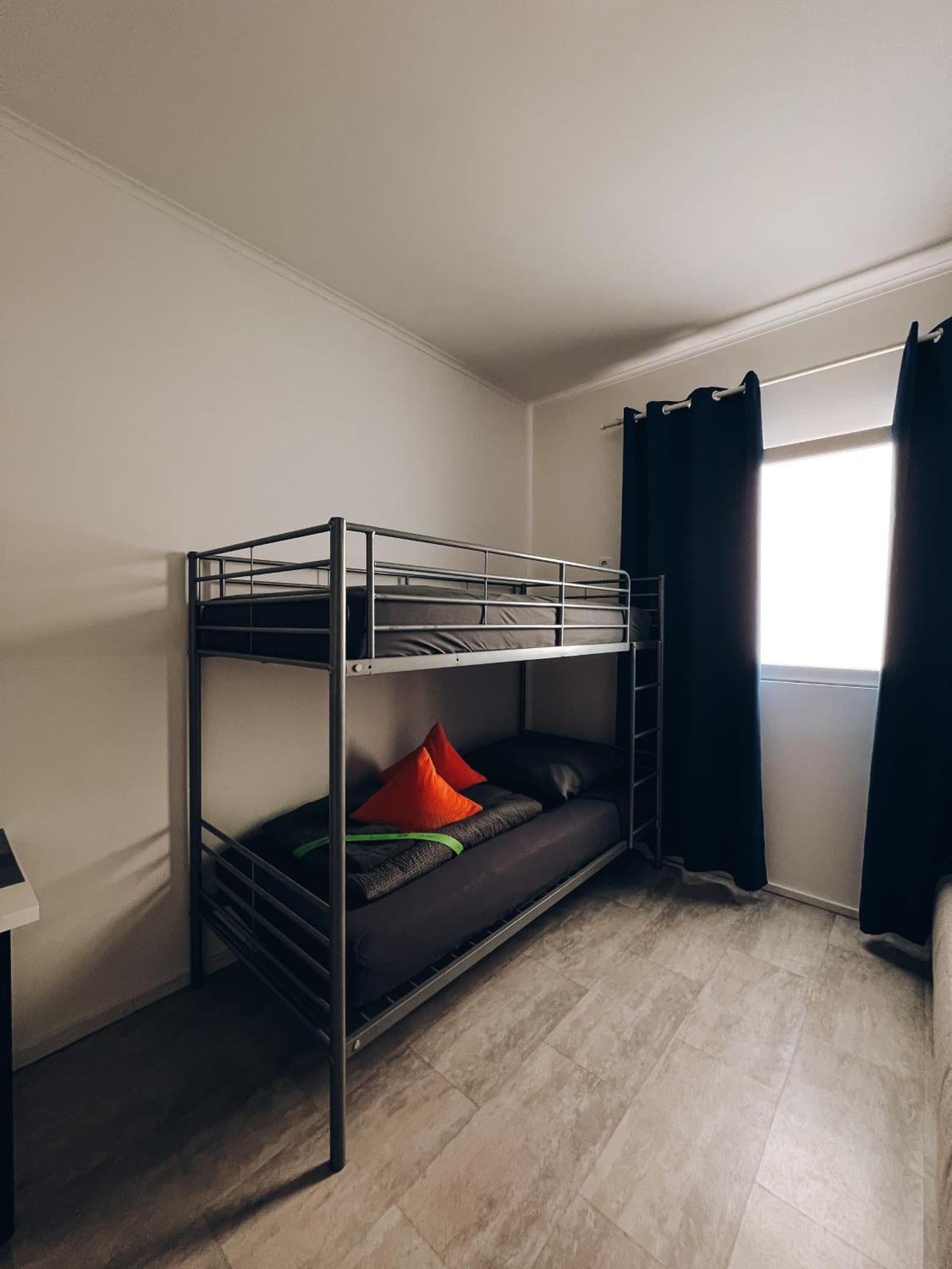 Neuwertiges Apartment Mit Schnellem Wlan, Glasfaser, Kostenlose Privatparkplatz Auch Fuer Transporter Geeignet R11 Freiberg am Neckar Eksteriør billede